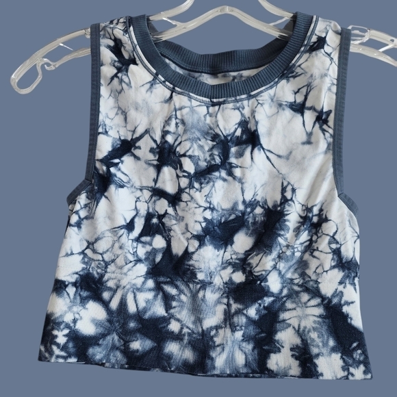 Colsie blue and white cropped top/bra size Medium - Picture 1 of 3